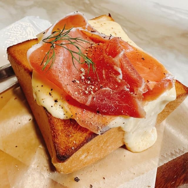 「ジブリに出てきそうですね」有吉弘行、これぞ最高な組み合わせ？！のチーズトーストを公開