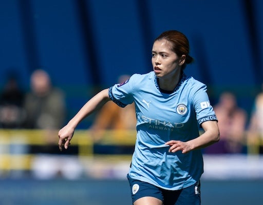 マンチェスター・シティの長谷川唯が年間最優秀MF賞を受賞！