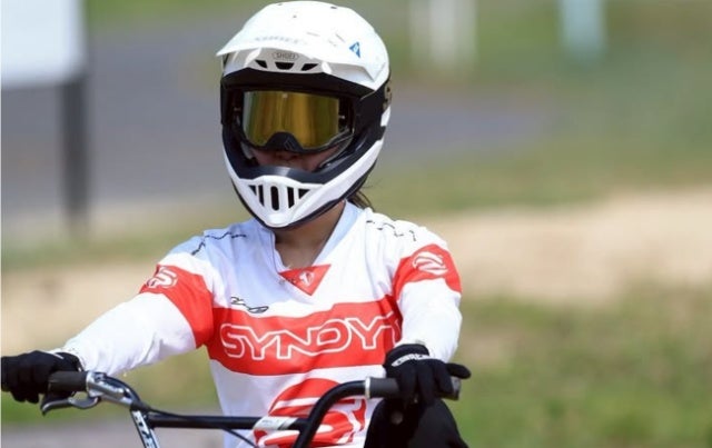 爽快ショット！早川優衣がBMXレース練習で見せた迫力ある姿