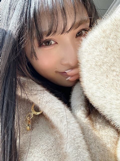 「ぜったい間違えた…」AKB48 小栗有以のポカポカ×モコモコショットにファン「かわいいけど…暑そう」