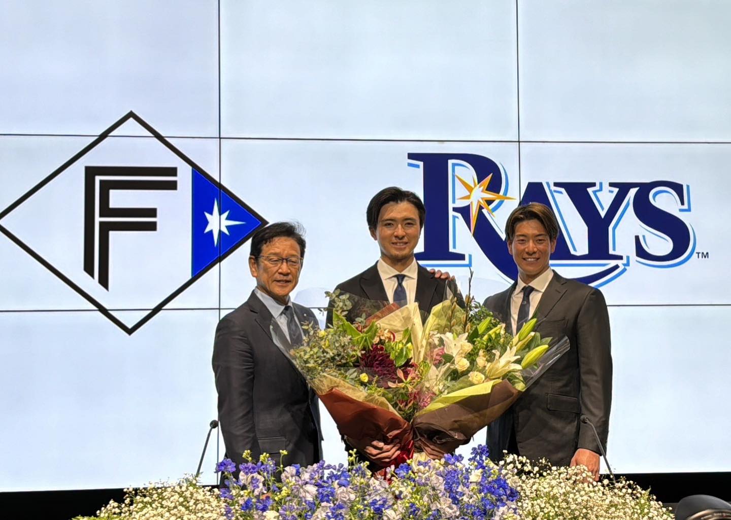 日本ハムがメジャー移籍の上沢を祝福🎉