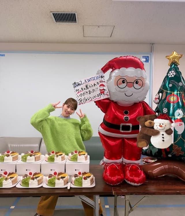 川栄李奈、忙しい夜でもほっこり♡頂いたケーキで頑張れるクリスマスナイト