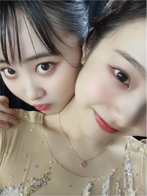 「美人姉妹💕」本田真凜&本田望結姉妹の仲良し”くっつき”ショットにファン悶絶❤️