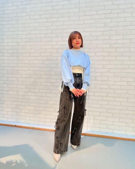 IMALU、リボンがいっぱいのデニムコーデで”とても懐かしくて嬉しかった”ことを明かす！