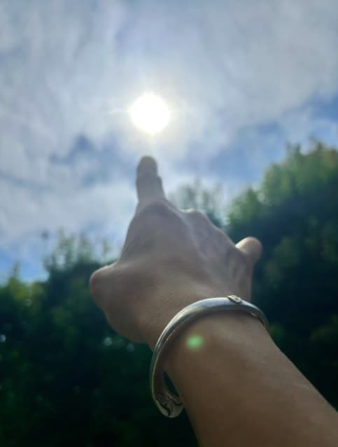 木村拓哉が太陽を指さしながら一言「何だか、レベルがおかしくなってますよね…」