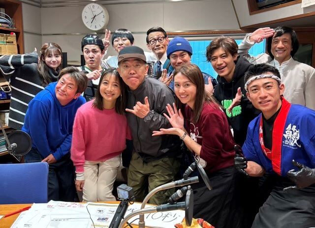 とんねるず・木梨憲武が62歳の誕生日を迎え、ラジオ番組「土曜朝6時 木梨の会」メンバーが祝福