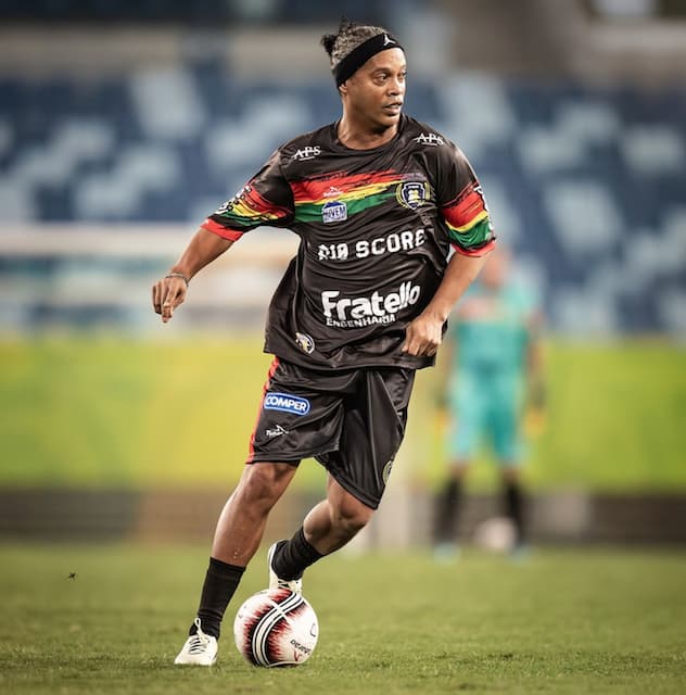 ロナウジーニョ プレーを楽しみ、ファンに感謝