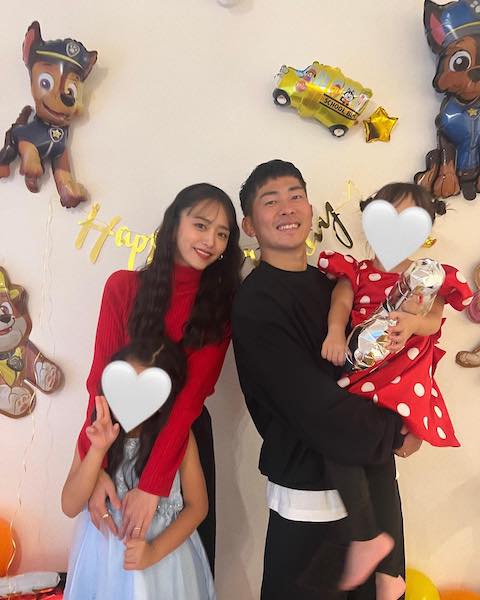 近藤千尋 家族4人で次女の誕生日をお祝い🎂🎊愛溢れる家族写真に「皆んな素敵❤️」
