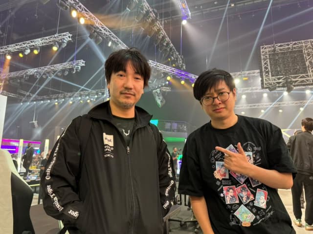「メガネのチェック！！」プロゲーマー・ふ～どがウメハラとツーショット！ウメハラのコーチとしてEWCに挑む