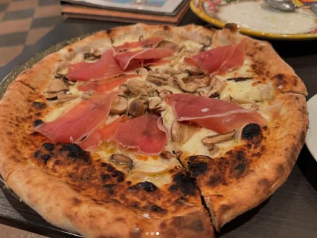 タレント 武井壮 in 知多 ピザを食す！「美味いのだ！」