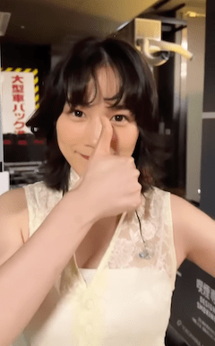 「かっこいい」と話題だったライブのオフショットを投稿🎥✨のんの舞台裏での可愛い表情に注目👀