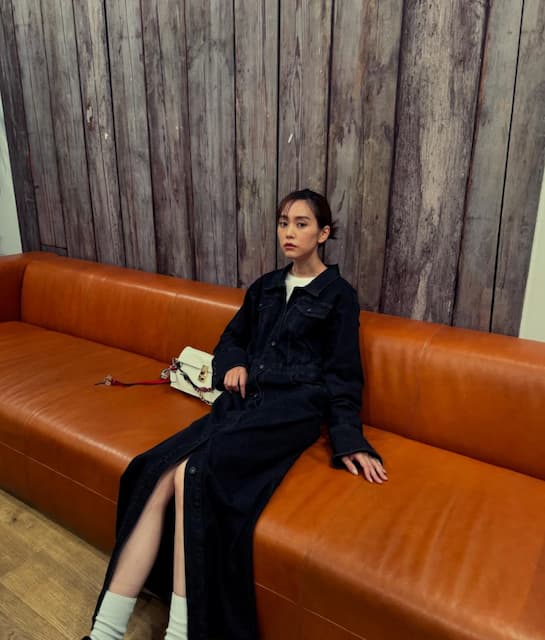 桐谷美玲、ロングワンピース姿のオフショットを公開