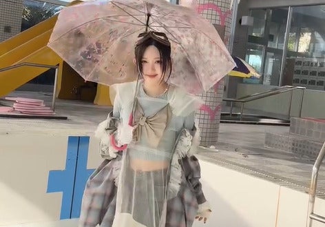 「今回のビジュアル神」韓国アイドル、最新曲でのオフショットに絶賛の嵐