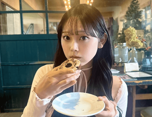 「えぐ、可愛すぎです」美女アナウンサー、”ふんわり＆もちもち”のドーナツショットを披露！ファン歓喜「前髪上げてるの素敵です」