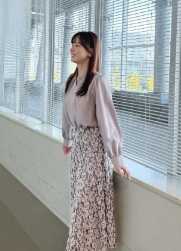 皆藤愛子、お台場の紅葉とともに清らかな一枚を投稿！