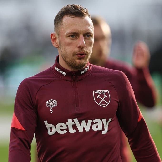 “ホッフェンハイムが動いた”元プレミアDFツォウファルの加入が目前に