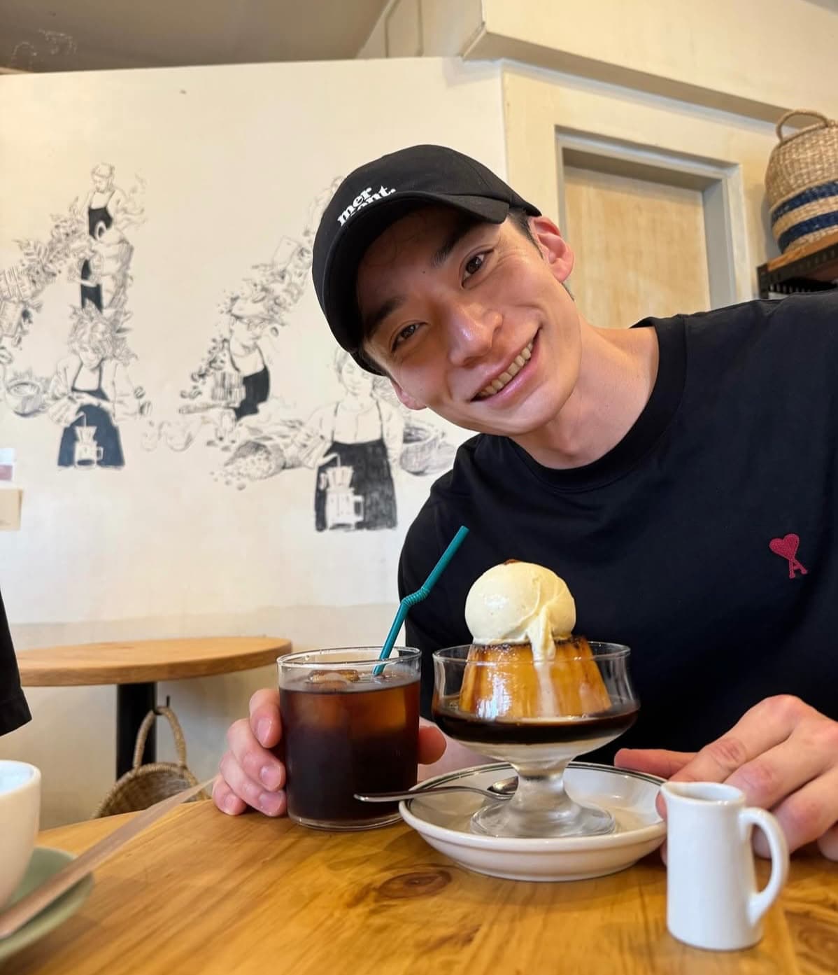 入江陵介、リラックス全開の笑顔アップショットにファン釘付け！「かっこいいし、笑顔が素敵すぎます」