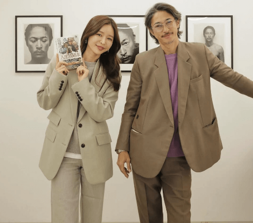 ”窪塚洋介登場”美腸プランナー、個展＆銀座カフェを堪能！レアショットも披露し反響続々「魅力的な女性です」