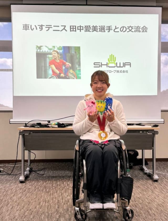 車いすテニス・田中愛美が最新ショットを披露「工場見学もさせて頂いちゃいました」