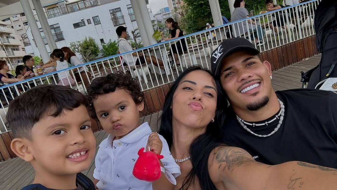 “家族こそ最大の誇り” …ブラジル人ストライカーが見せた満面の笑顔と祈り