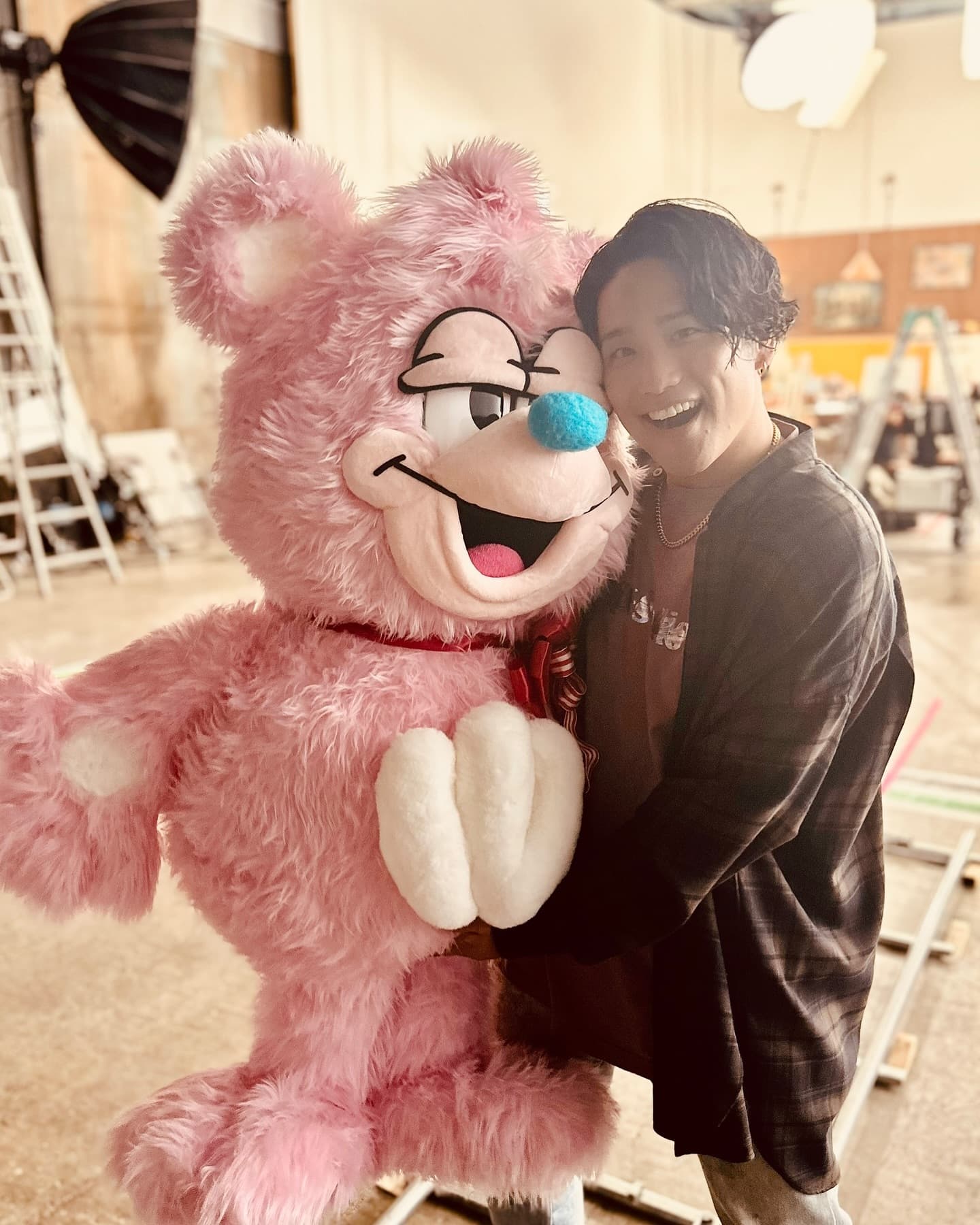 「可愛すぎる...すき！」あの人気アイドルがMVオフショットを公開！