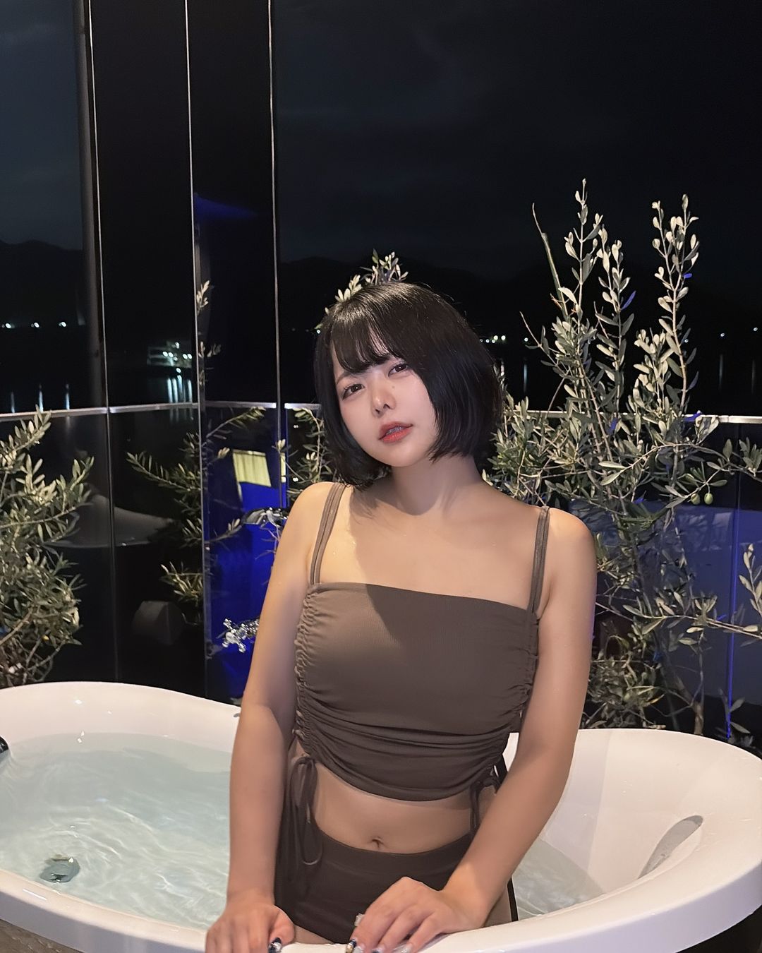 あの有名インフルエンサーの"スタイル強調"ショットが可愛すぎると話題に