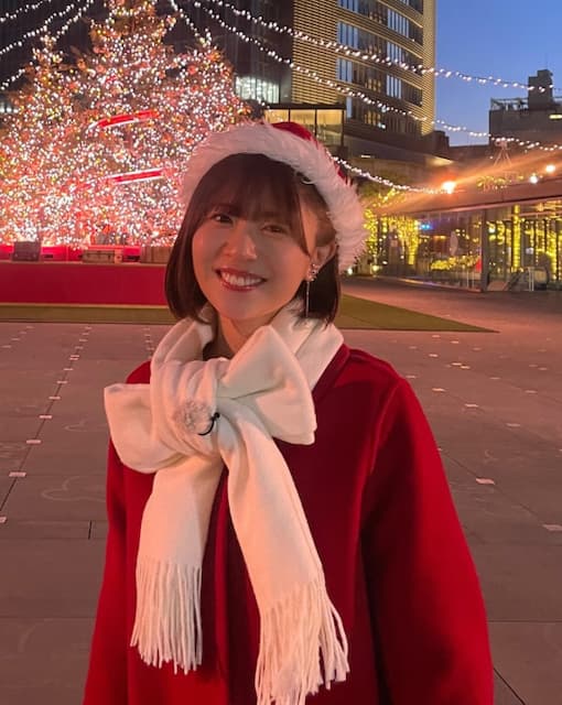 日向坂46の人気メンバー、破壊力抜群のサンタコーデを披露！