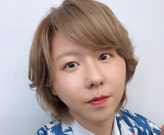 「遅い時間にごめーん」藤澤涼架、自撮りショットでファンに感謝！