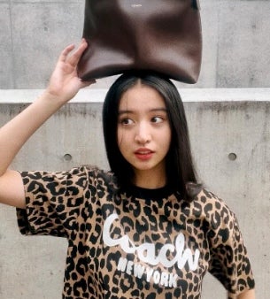 モデルのKoki 愛用しているカバンを大公開！