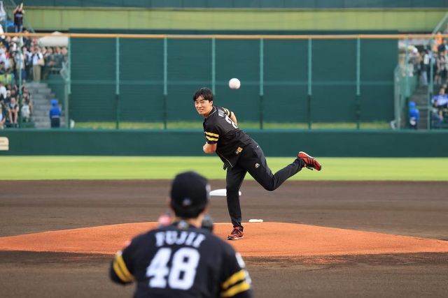 「プロ初勝利をあげた北九州市民球場で」元プロ野球選手・和田毅 22年ぶりの投球にファンも感動！