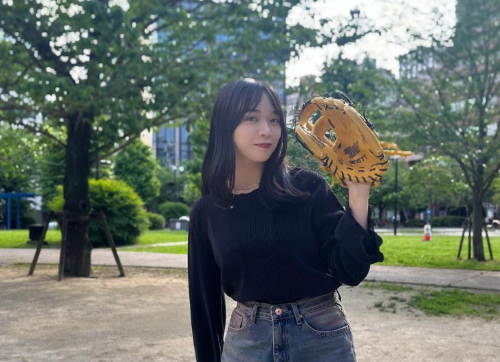 インスタ開設の日向坂46山口陽世が先輩とキャッチボール