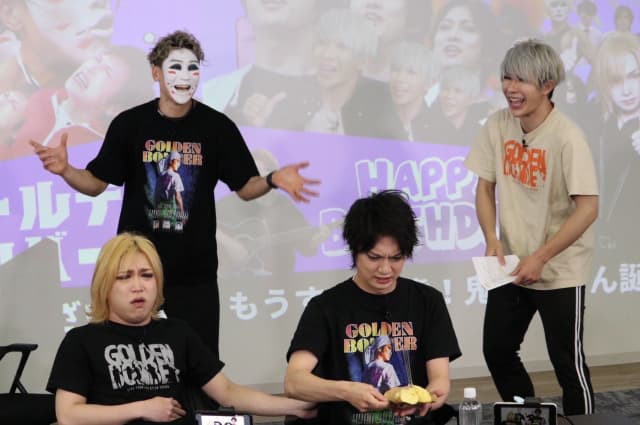「鬼龍院さんお誕生日おめでとうございます。」ゴールデンボンバー・歌広場淳が鬼龍院翔の誕生日を祝福