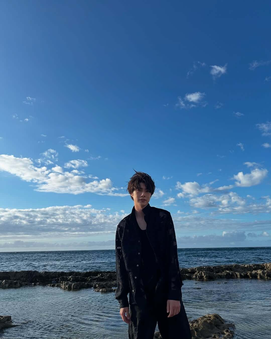 佐藤信長、ハワイでカレンダー撮影に！貴重なオフショットを公開する！