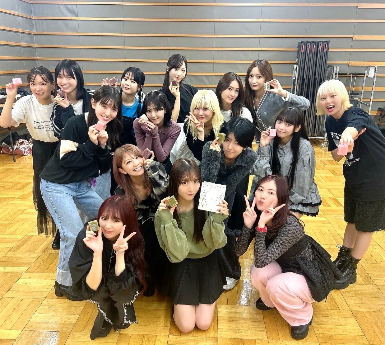 元モー娘。・矢口真里が豪華ショット公開「全員そろわない中で練習」