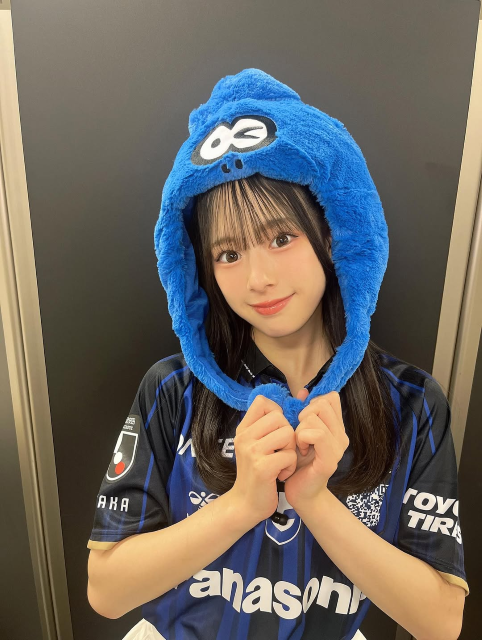 G大阪ユニ×モフレムファンキャップ姿が可愛すぎる！NMB48・青原優花、試合前パフォオフショットを公開！