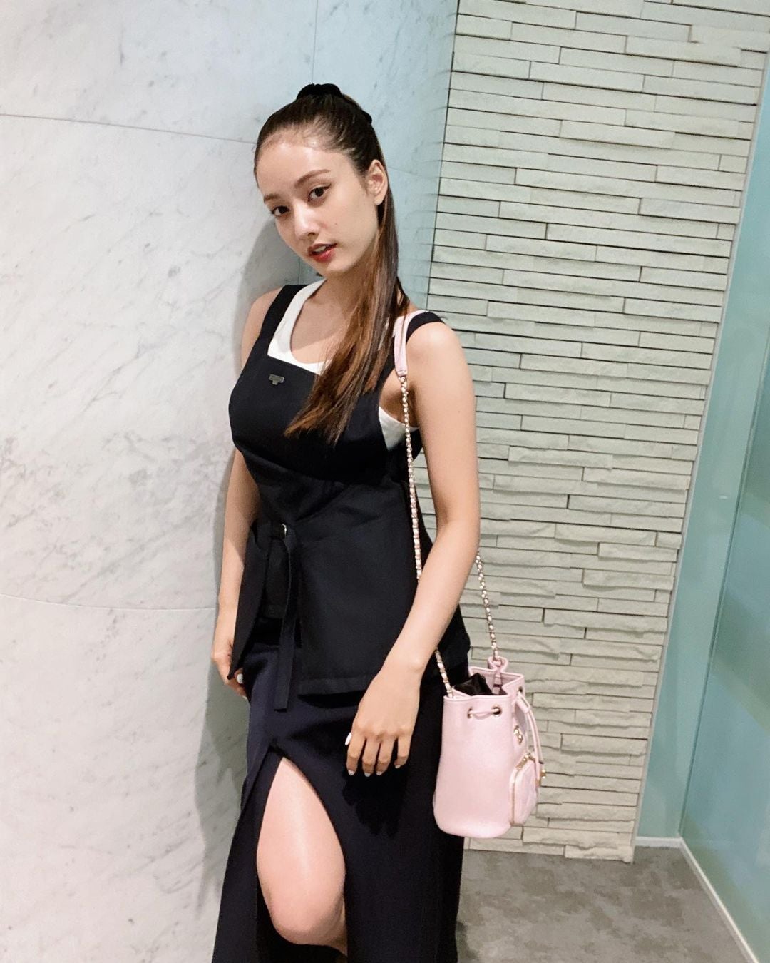 「美しすぎ❤」谷まりあさんが私服コーデを披露🌈🌟