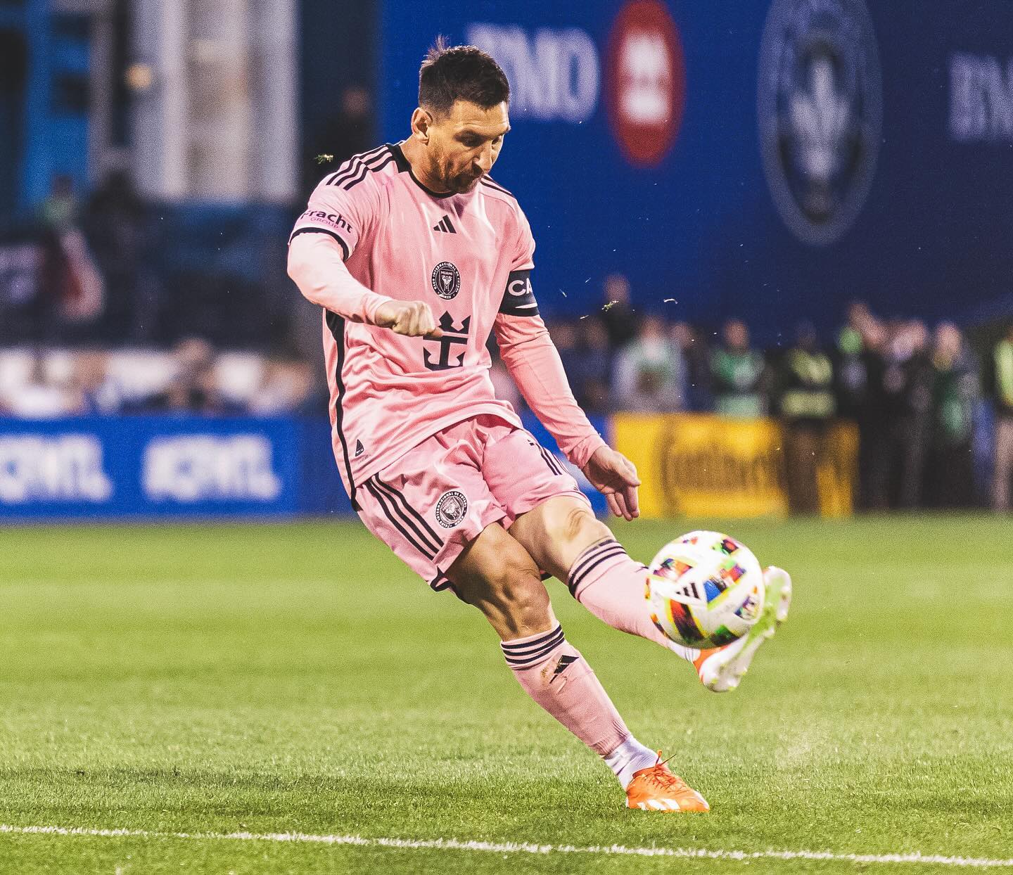 メッシ率いるインテル・マイアミが5連勝で首位！