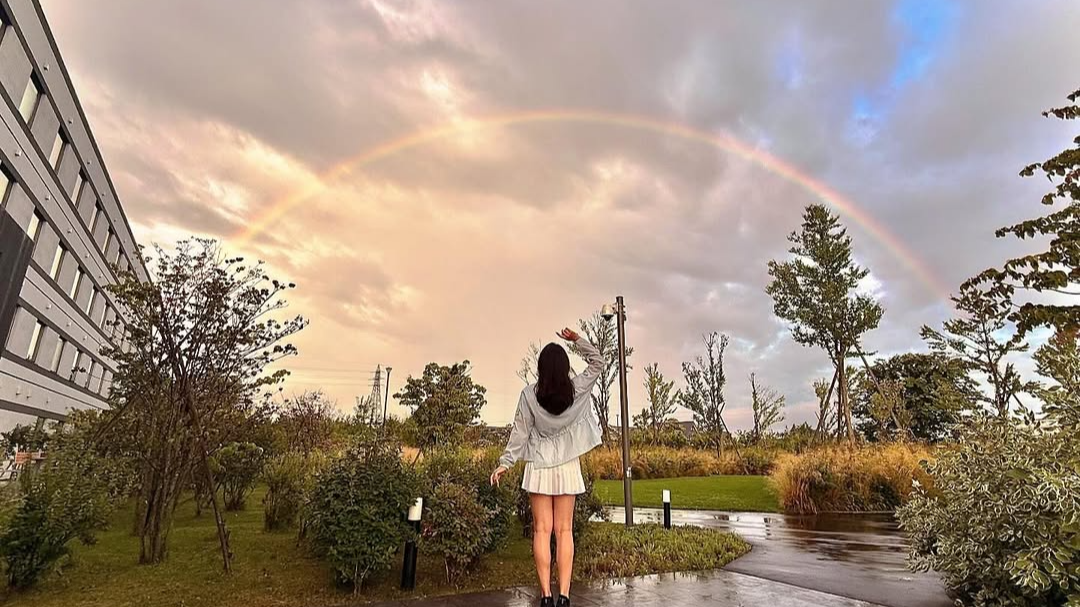 「おはようございます」石昱婷、神秘的な写真を披露！