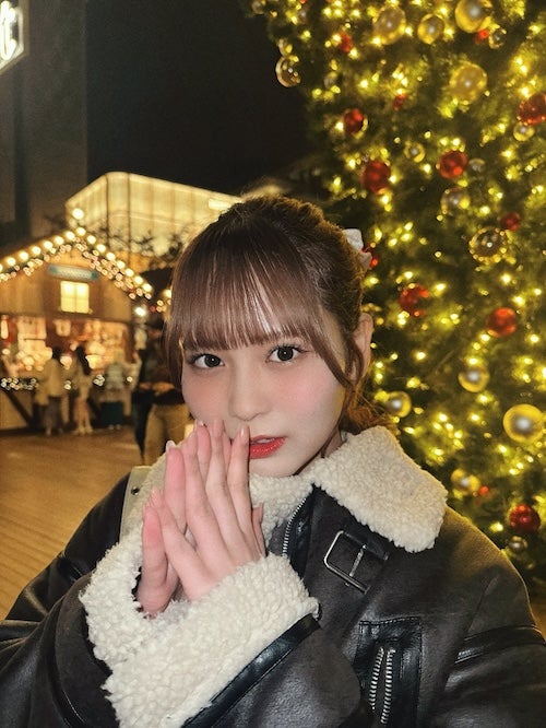 人気アイドルがオフショット披露「クリスマス、一緒に過ごす？」の呼びかけにコメント殺到