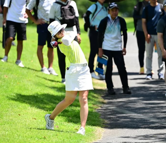 女子ゴルフ 話題の“博多の貴婦人”が地元で奮闘！三ヶ島かな、11アンダー快進撃にファン喝采