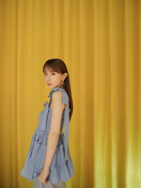 May J.が「夏色コーデ」で登場。キマグレンと“あの名曲”を届ける笑顔の共演ステージ