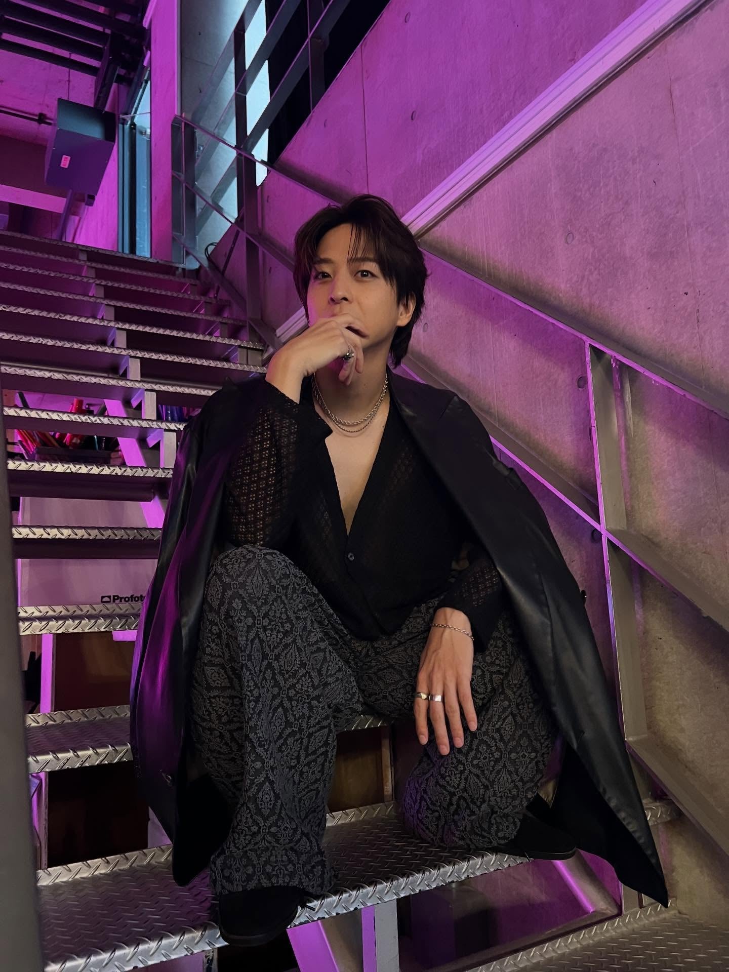 「笑顔の破壊力...」timelesz.・寺西拓人、大人の色気が際立つオフショットにファン悶絶