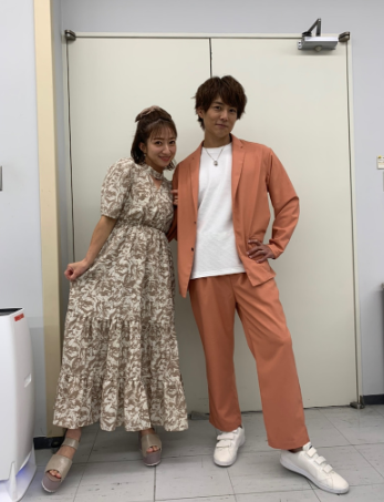 コーデのポイントは“色合い”❗️杉浦太陽＆辻希美が夫婦2Sを公開📸💖