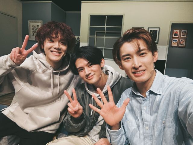 藤原大祐、Snow Man向井康二らとのオフショットを公開