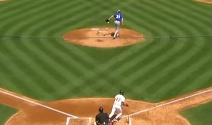 MLB通算216勝投手が美技を披露！！背面キャッチでファンを沸かせる！MLB Japan