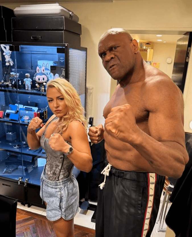 テクラ、インスタグラムであのファイターとのツーショットを投稿