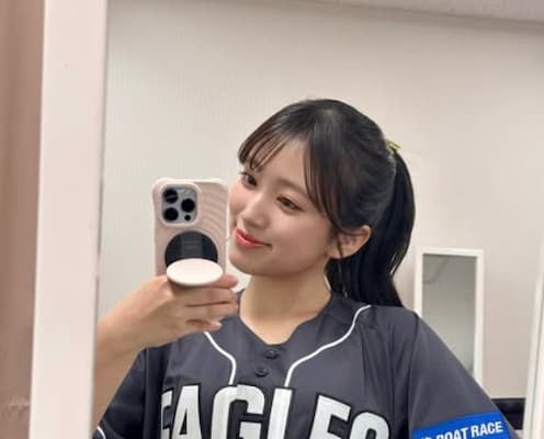 矢吹奈子が始球式を務めたことを報告！