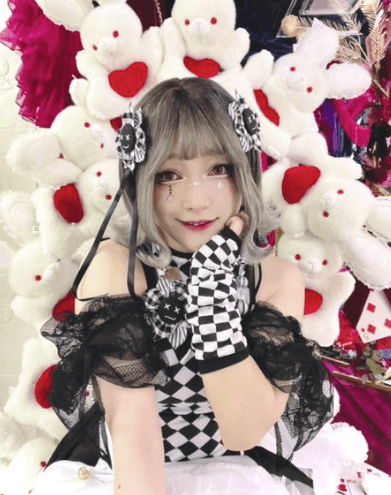 東京女子プロレス 佐藤向日葵、ハロウィンチェキに特別バージョン登場！「モノクロピエロ&別バージョン仮装お届け🎃❣️」