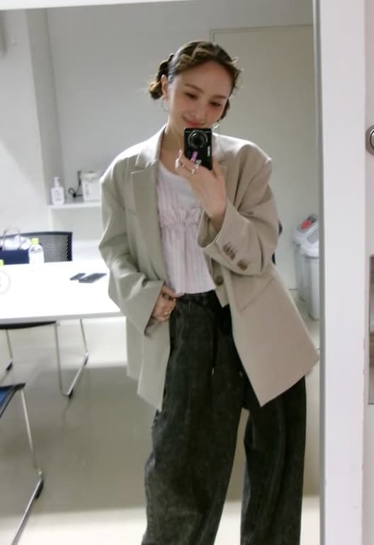 「そんなドアップまで見せてもらえるんですか？(笑)」人気歌手〇〇の天使すぎるオフショット公開にファン歓喜