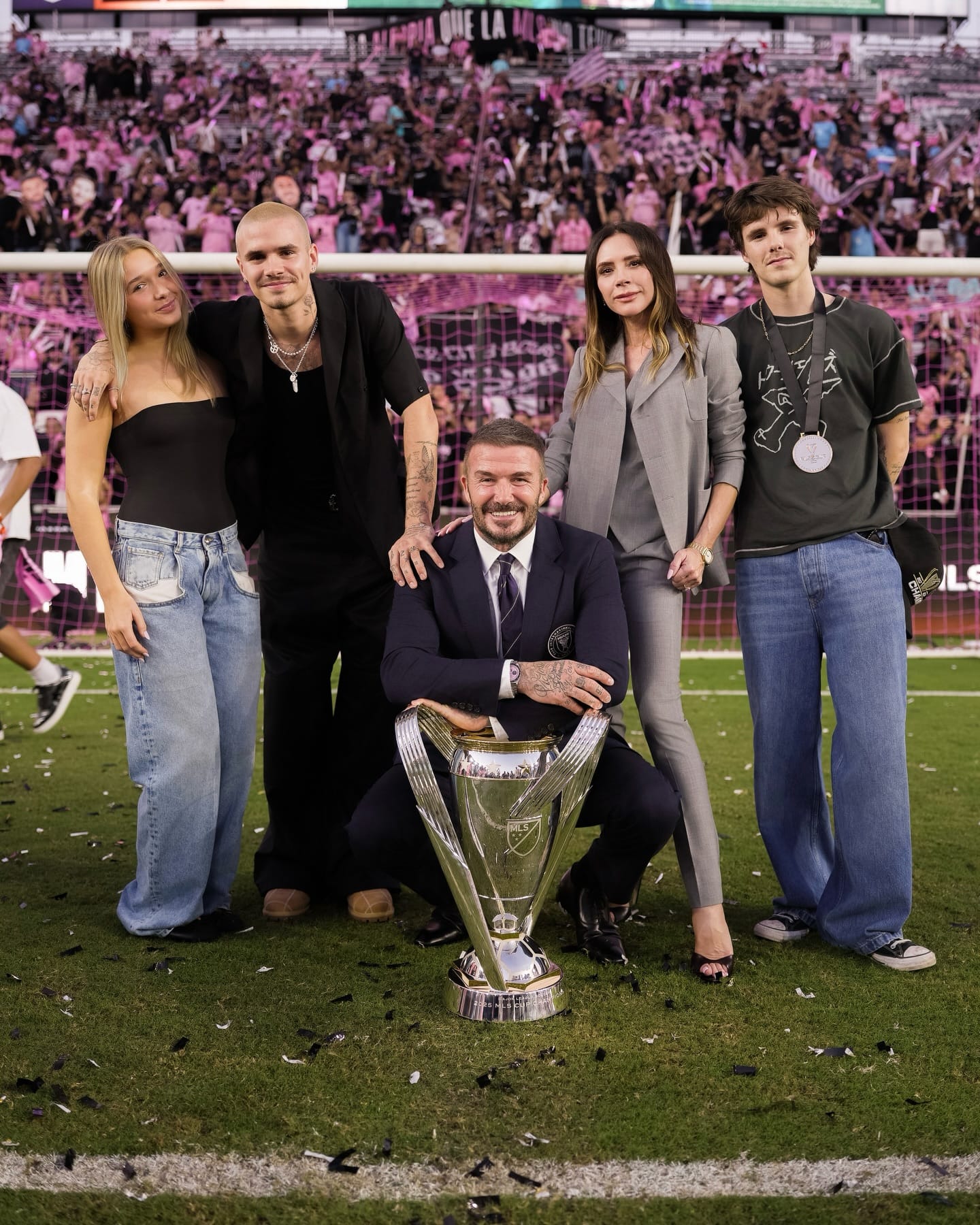 “英の貴公子”ベッカムがMLS杯優勝を報告！数々のスター選手から祝福コメント続々